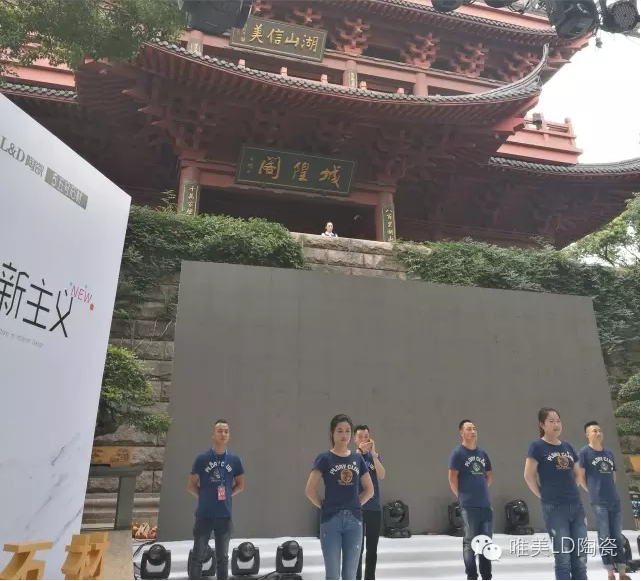 1481591689564103.png blob.png